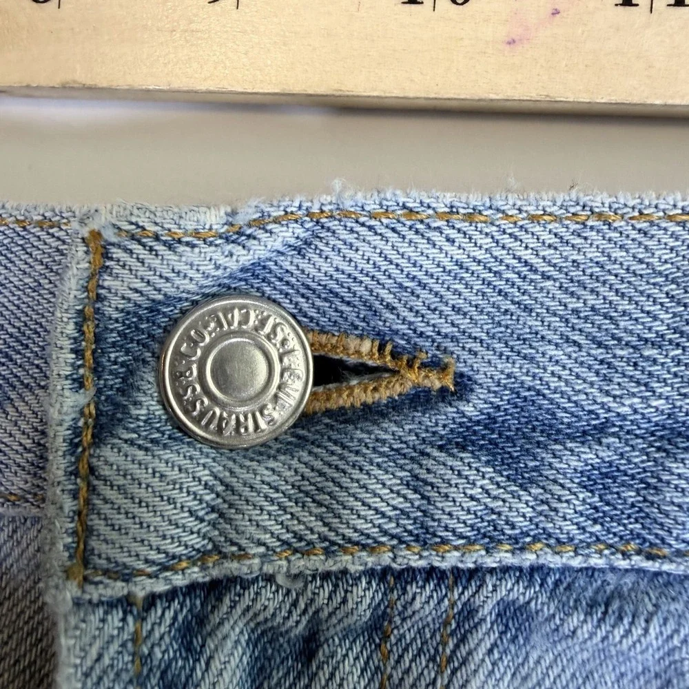 Levi's 550 Cropped Jeans Mens 38x29 Blue Denim Cotton Distressed Relaxed Fit